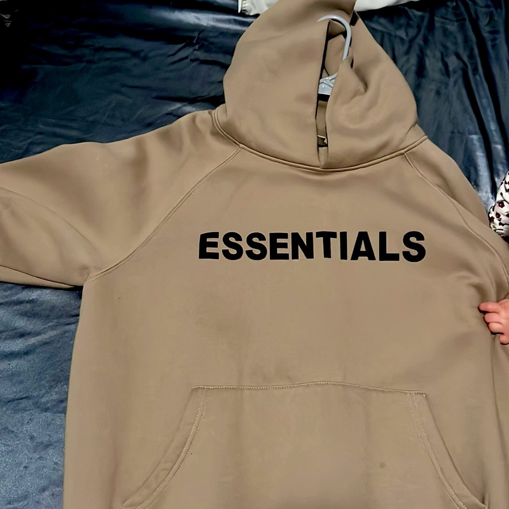 Essential Men Sweater! Mocha colored XL